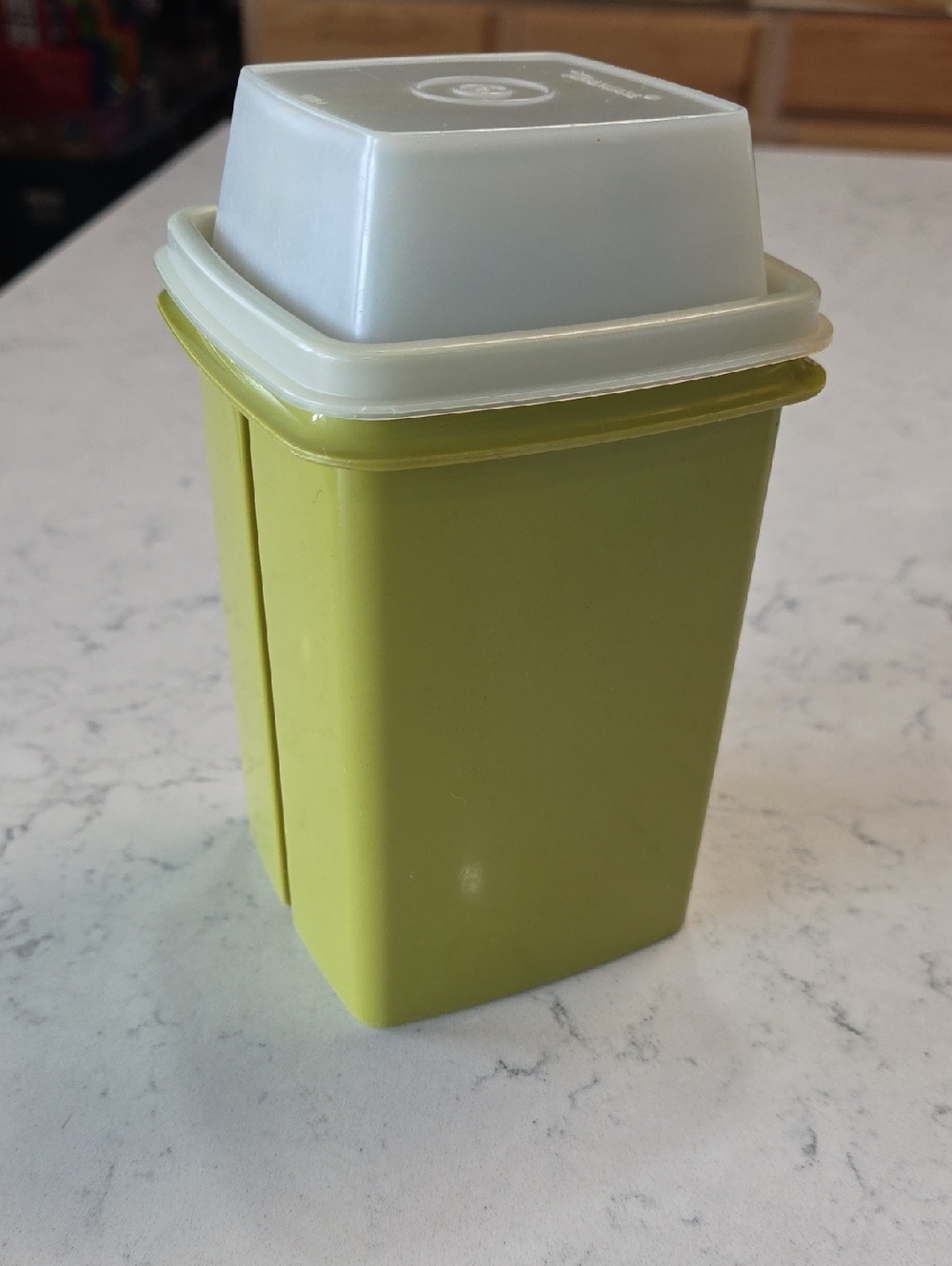 Vintage 1970's Tupperware Pick-A-Deli Pickle keeper Avocado Green